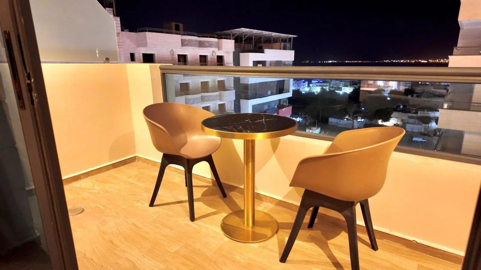 Twins Boutique Hotel Άκαμπα