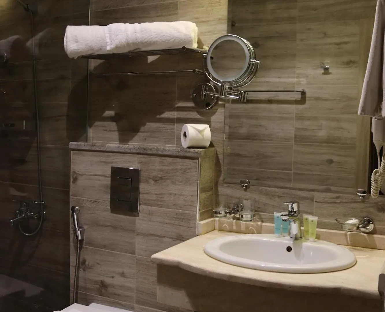 Twins Boutique Hotel Άκαμπα